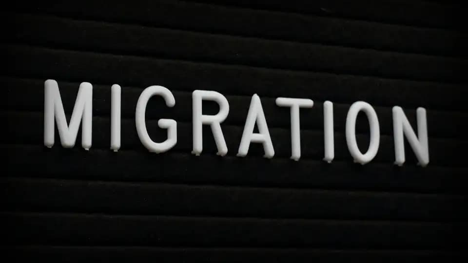 How to migrate to Australia from Dubai?