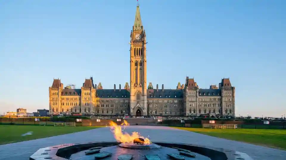 Canada’s 2026 Immigration Plan Prioritizes PR for Temporary Residents